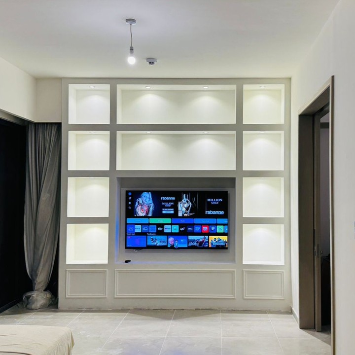 Emaar Valley, Dubai: built-in display and TV wall